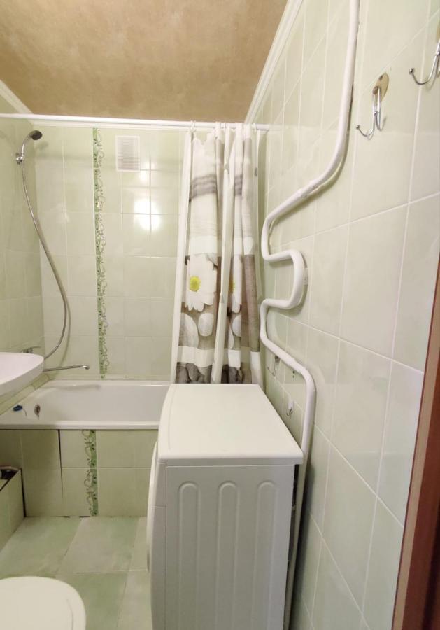 Стандарт Апартаменты Ул.Урицкого 74 Pavlodar Exterior foto